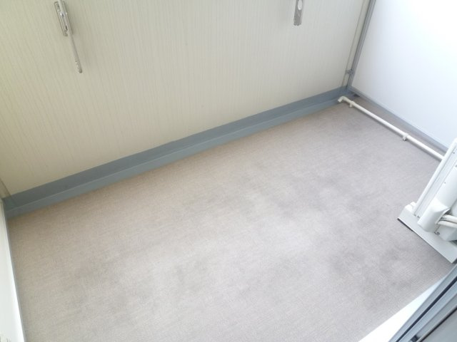 プレサンス難波元町のバルコニー