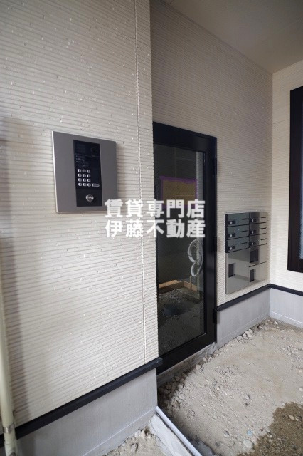 プリシェール杉栄のエントランス|オートロック有り　※外構工事中のお写真