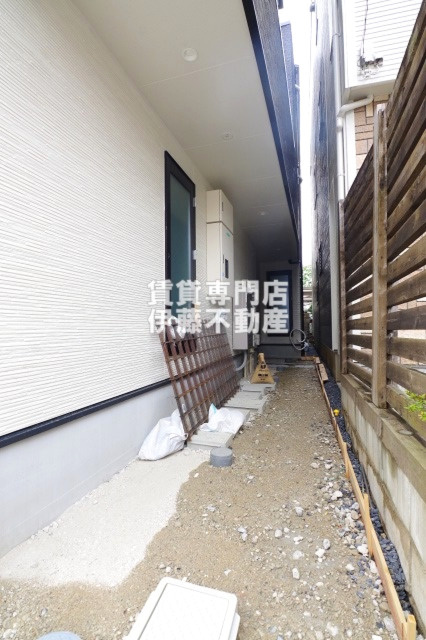 プリシェール杉栄の駐車場|※外構工事中のお写真