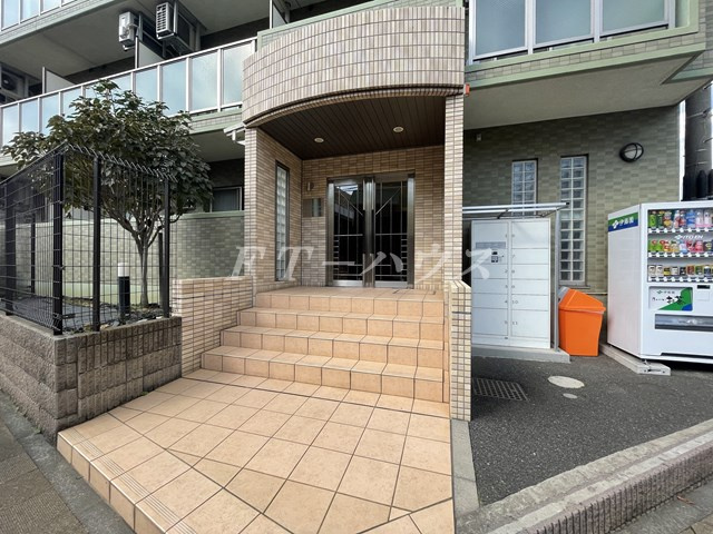 ルクレ津田沼のエントランス