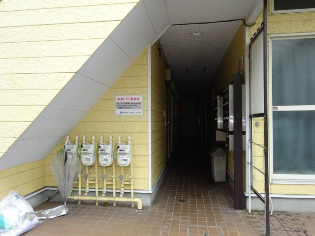 三光パレスのエントランス