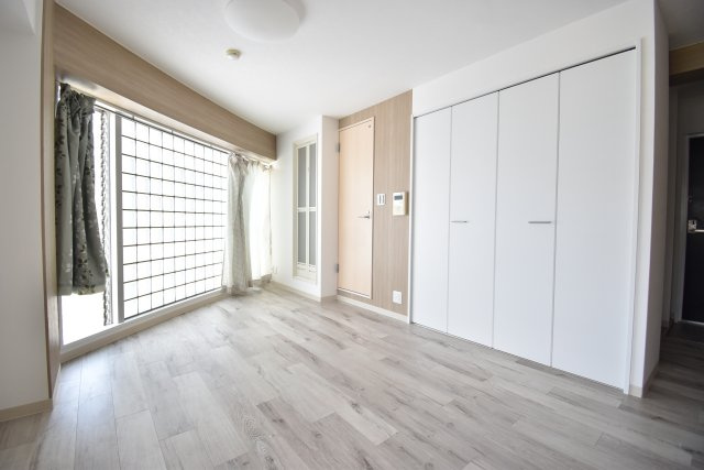 カターラなにわの洋室