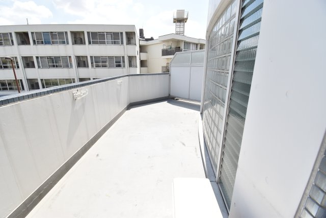 カターラなにわのバルコニー