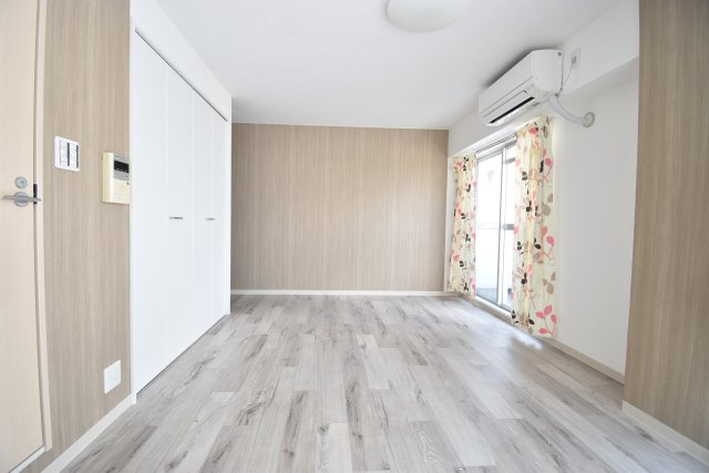 カターラなにわの洋室