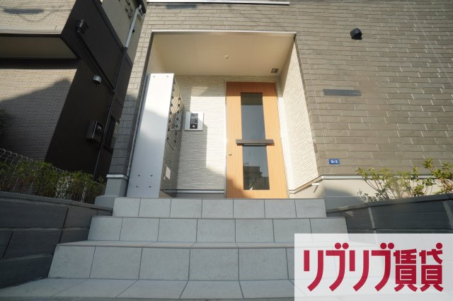グレイス千葉公園のエントランス