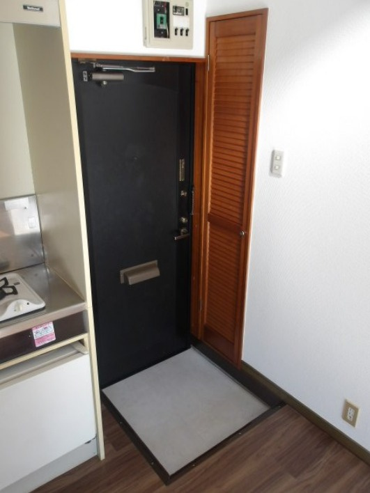 ステュディオ海神の玄関