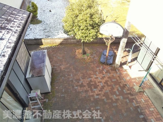 ６０２８５　揖斐郡大野町大野戸建ての庭