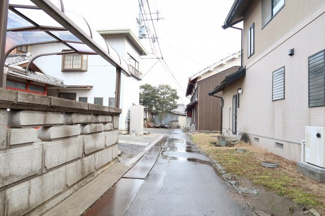 【前面道路含む現地写真】