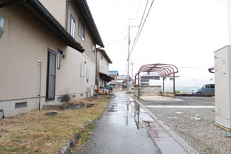 【前面道路含む現地写真】