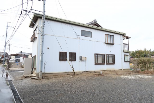 近江八幡市野村町　中古戸建の駐車場