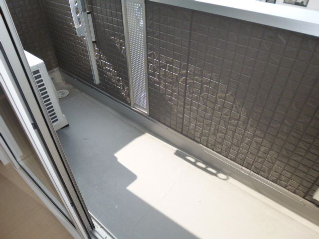 倉敷市水江のアパートのバルコニー
