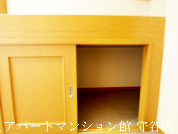 レオパレスグリューン守谷の収納