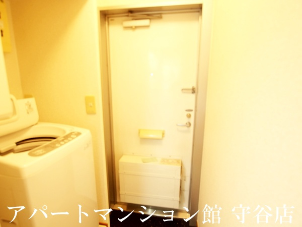 レオパレスグリューン守谷の玄関