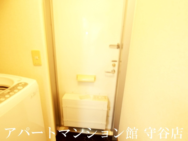 レオパレスグリューン守谷の玄関