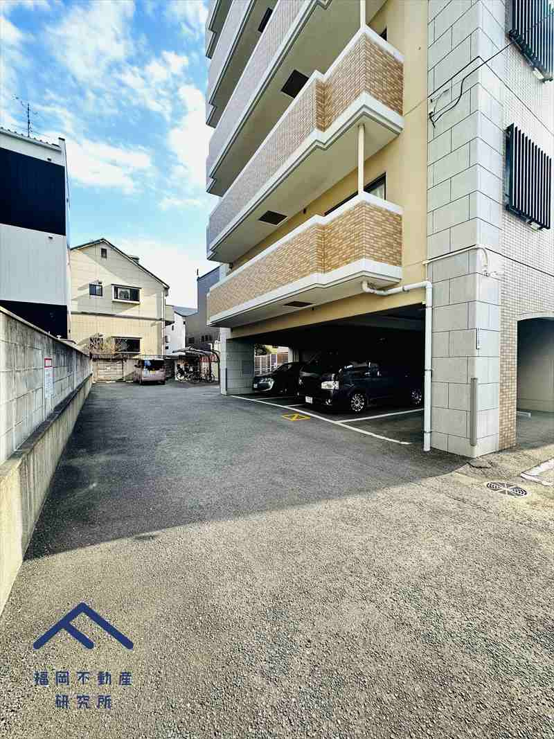 エスポワール南福岡の駐車場