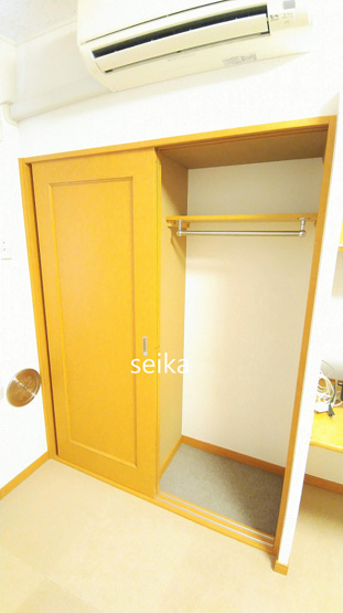 【収納】 | カメリア | 1階はフローリング、2階以上はカーペットタイプとなります。