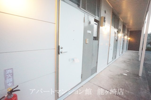 レオパレスビクトリーIのロビー