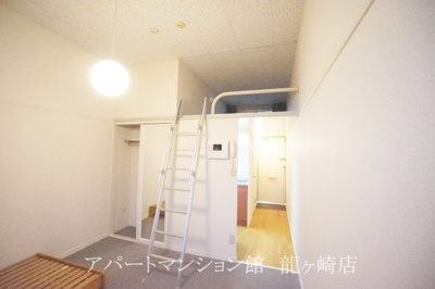 【居間・リビング】 | レオパレスビクトリーI