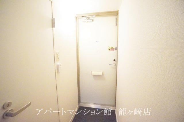 レオパレスビクトリーⅡの玄関
