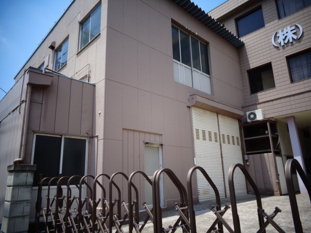 戸田市笹目北町の倉庫の外観