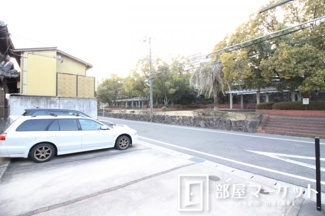 【駐車場】