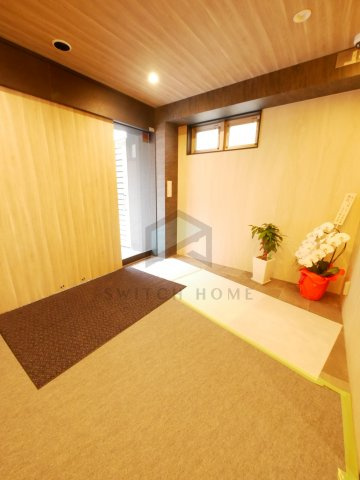 【エントランス】 | ラウレア上小阪 | 綺麗なエントランス