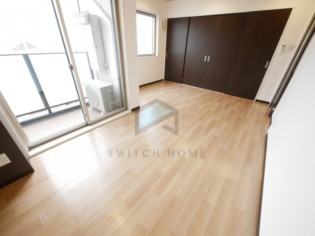 【居間・リビング】 | ラウレア上小阪 | ゆったりとした居間です