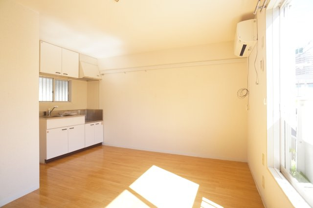 スプリングハイツの居間・リビング