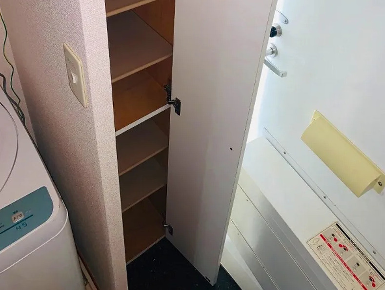 レオパレスさちの玄関