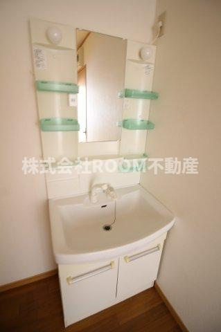 渡瀬住宅の独立洗面台|使いやすい独立洗面台です