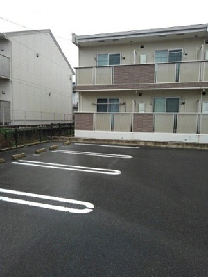 【駐車場】 | サニー　ガーデン　Ⅱ | 駐車場に車を止められます