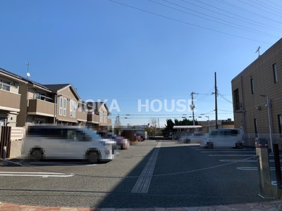 【駐車場】 | セーフティーコートⅢ | 車をお持ちの方に嬉しい駐車場付きの物件です