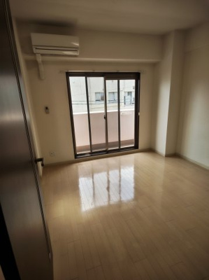 【洋室】 | グランツ寝屋川 | 広々とした洋室です