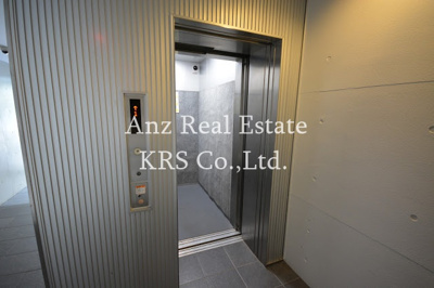 【その他共用部分】 | テラスレジデンス四ツ橋 | エレベーターは防犯カメラが付いているので、安心です♪