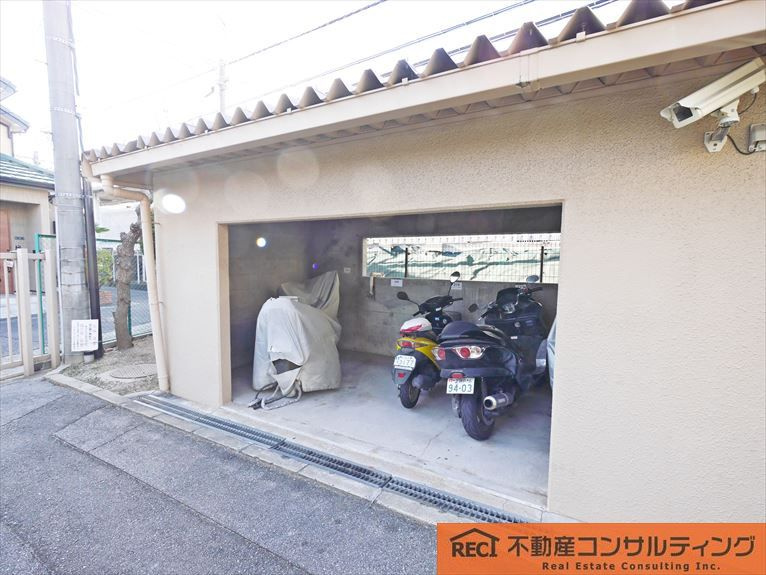 芦屋打出ビューハイツの駐車場