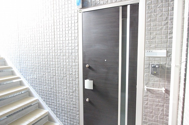 リヴィエール湘南Aの玄関