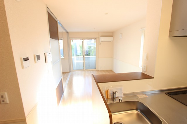 リヴィエール湘南Aの居間・リビング