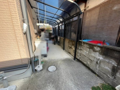 【駐車場】 | 山直北小・パナホーム施工・平成13年建築・土地53坪・岸和田市三田町 | バイクスペースもあります