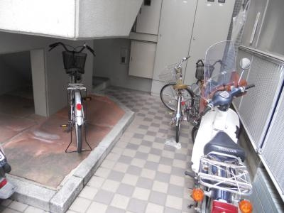 SAMSQUARE四条大宮（サムスクエア四条大宮）の駐車場|駐輪スペース