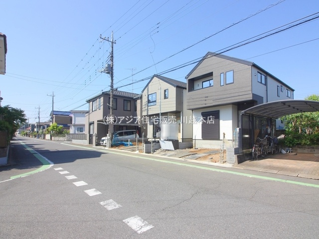 川越市かすみ野2期　新築戸建の前面道路含む現地写真|東側約7.9ｍ公道