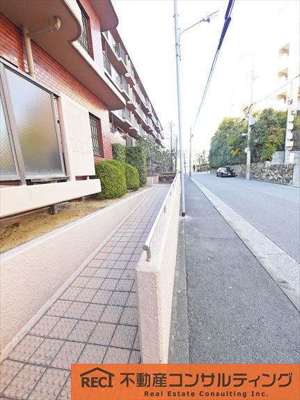 マンハイム芦屋の駐車場
