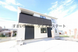 【外観：施工例】 | 同社施工例：パターン・色・建物配置は異なります。