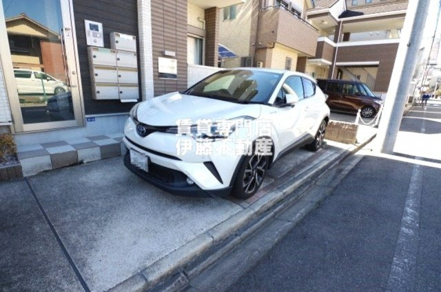 オリエンタル清水の駐車場