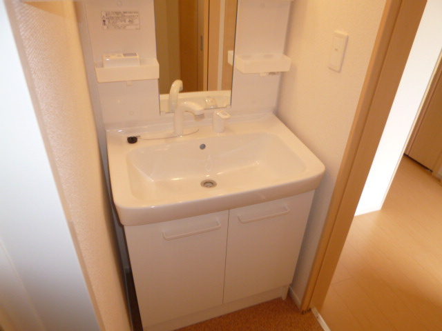 パーク・ヴィラＫ　Ａの独立洗面台|シャンプードレッサー