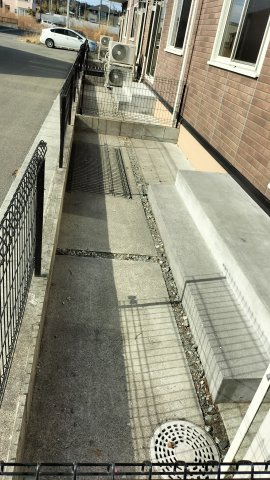 【庭】 | アーバンスイートA棟（家賃半額補助対象）ペット可物件 | お庭が付いています