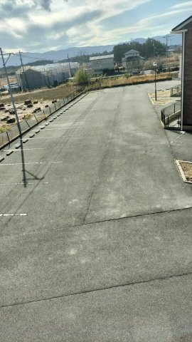 【駐車場】 | アーバンスイートA棟（家賃半額補助対象）ペット可物件 | 駐車スペースもあります