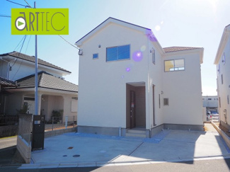 【駐車場】 | 【駐車スペース】
日々の暮らしにマイカーが必要。そんな方は物件の購入条件に駐車場は必須です。通勤に、家族のお迎えに、お買物に、おでかけに、クルマライフを楽しみたい方に。