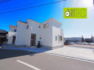 【駐車場】 | 【駐車スペース】
日々の暮らしにマイカーが必要。そんな方は物件の購入条件に駐車場は必須です。通勤に、家族のお迎えに、お買物に、おでかけに、クルマライフを楽しみたい方に。