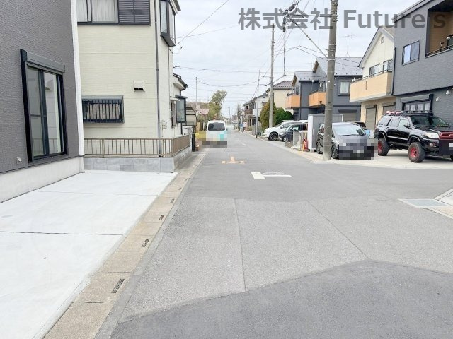 北葛飾郡松伏町大字松伏　新築戸建　全1棟の前面道路含む現地写真|前面道路の写真になります。