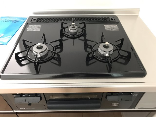 サンハピネス築地のキッチン|コンパクトなキッチンで掃除もラクラク